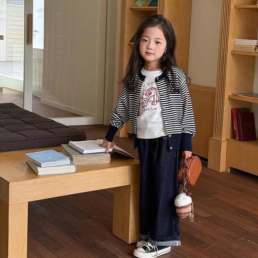 艾摩贝贝2025秋女童短款字母针织衫儿童韩版撞色条纹开衫毛衣外套 商品图0
