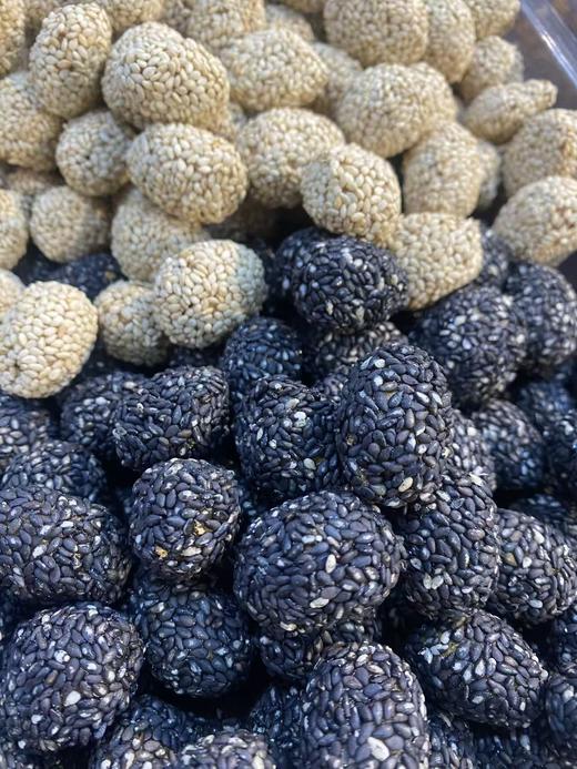 黑/白芝麻去皮去核枣 芝麻烘烤香 + 枣子原香 酥香甜  散装称重，生产日期日在大件外包装 发货的内袋无日期 介意慎拍哦 商品图3