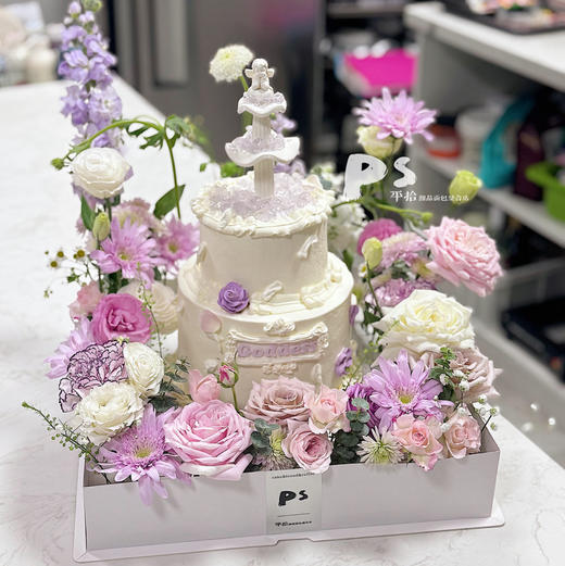 鲜花礼盒许愿池蛋糕 商品图1