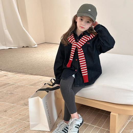 艾摩贝贝男女童韩版宽松牛仔外套刺绣字母加厚保暖翻领衬衫上衣 商品图1