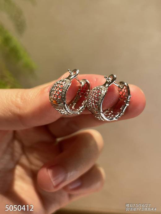 5050412，无事牌耳钉。具体价格微信咨询 商品图7