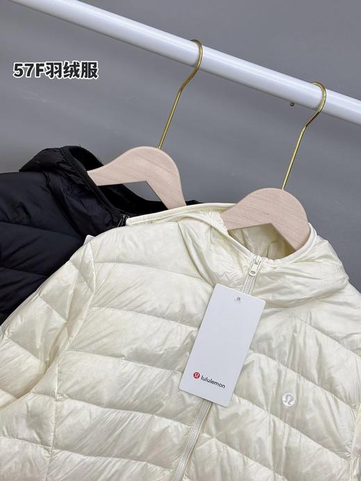 D122140女士轻暖系列连帽白鸭绒夹克式羽绒服 商品图2