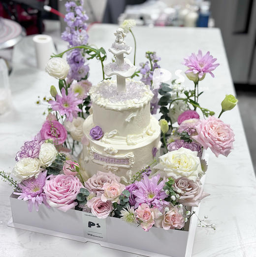 鲜花礼盒许愿池蛋糕 商品图2