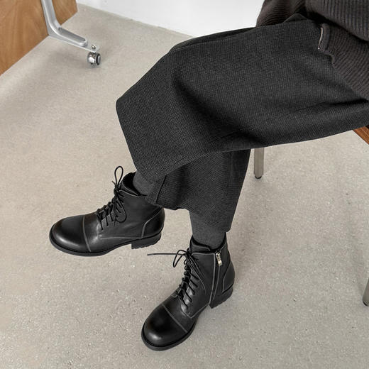 &Z2372-W真皮短款靴子女英伦风马丁靴女款2025新款秋冬季女士牛皮显瘦短靴 商品图3