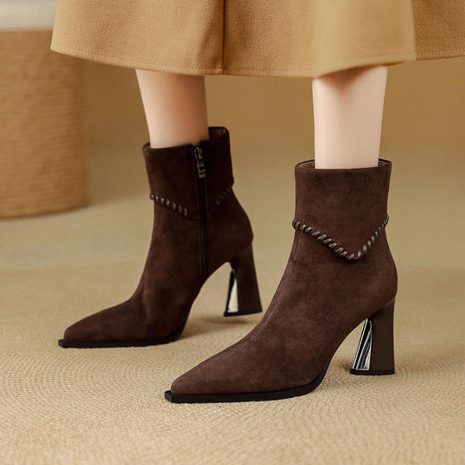 【预售5天】秋冬新马丁靴黑色磨砂高跟短靴尖头粗跟踝靴羊反绒短筒侧拉链sl-7991 商品图1