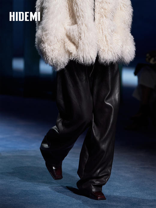HIDEMI 可再生蛋白皮复古做旧感茧型皮裤羊腿裤松紧腰宽松长裤女 商品图3