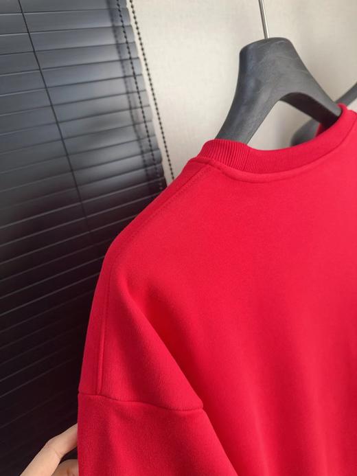 D122103新年战袍来啦！冬季一体绒情侣款红色圆领加厚卫衣 商品图3