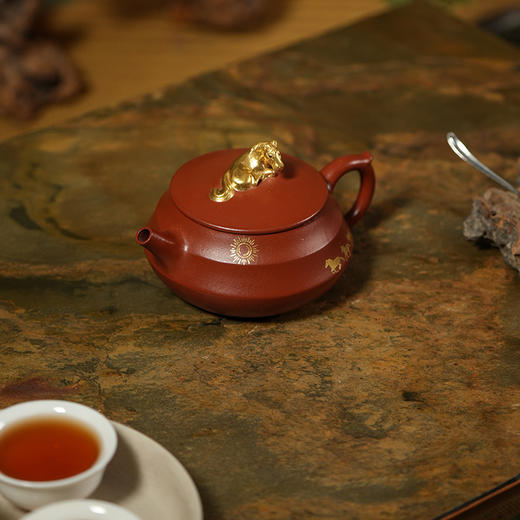 龙德堂陶艺 汤宣武 丙午贺岁作品《指日高升》原矿大红袍 200cc 库存请咨询客服 商品图2