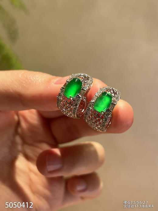 5050412，无事牌耳钉。具体价格微信咨询 商品图1