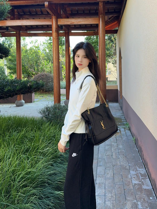 YSL 圣罗兰 Jamie 品牌金色金属徽标链条肩带托特包Tote包购物袋 小羊皮 手提单肩包 小号 女款 黑色 商品图4