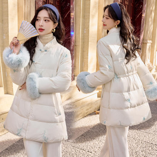 HJY2577522025年冬季新款90白鸭绒狐狸毛中长款中式国风刺绣收腰显瘦羽绒服 商品图0
