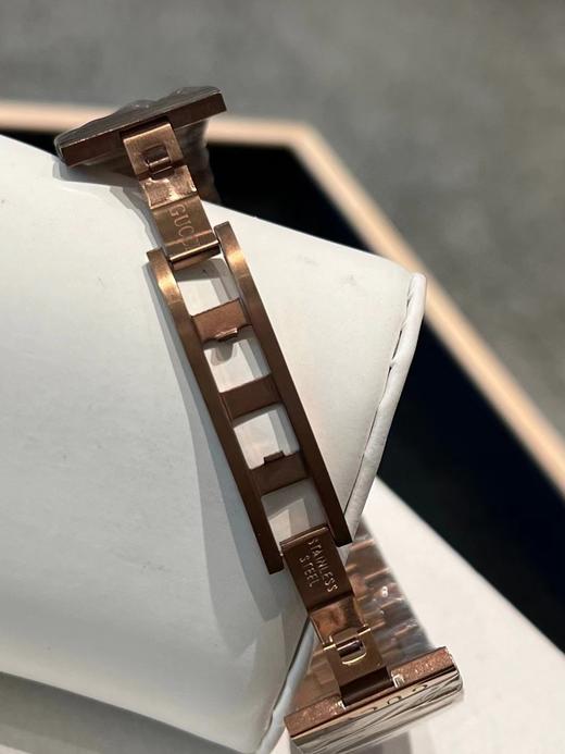 D122168双G系列灰盘瑞士石英机芯手表腕表 商品图6