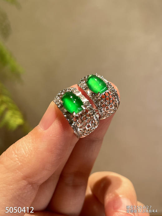 5050412，无事牌耳钉。具体价格微信咨询 商品图2