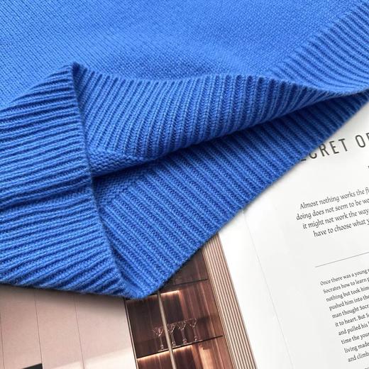 D122109显白蓝设计感前后两穿~ 冬季牛角扣翻领小众羊毛毛衣 商品图13