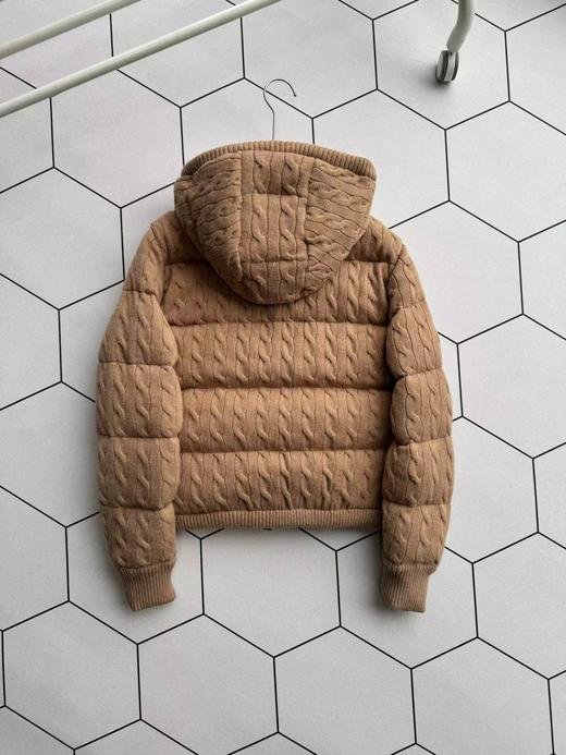 D122149老钱风织针拼接羊毛蓬松连帽羽绒服 商品图10