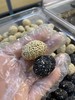 黑/白芝麻去皮去核枣 芝麻烘烤香 + 枣子原香 酥香甜  散装称重，生产日期日在大件外包装 发货的内袋无日期 介意慎拍哦 商品缩略图2