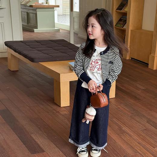 艾摩贝贝2025秋女童短款字母针织衫儿童韩版撞色条纹开衫毛衣外套 商品图1