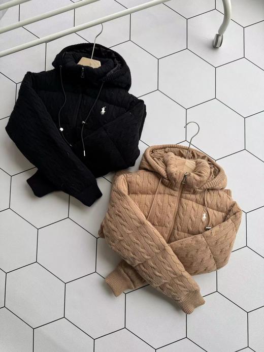 D122149老钱风织针拼接羊毛蓬松连帽羽绒服 商品图1