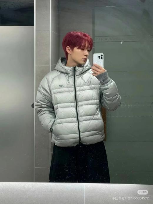 D122146金冬天郑秀晶同款男女同款轻薄款连帽羽绒服 商品图6