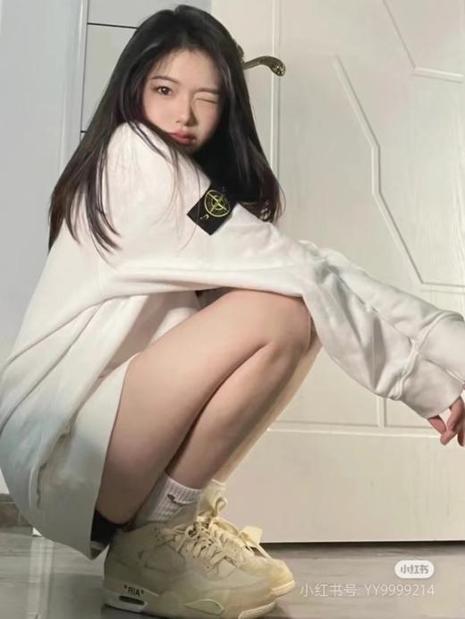 D122158徽章内搭加绒加厚银狐绒圆领卫衣情侣款 商品图11