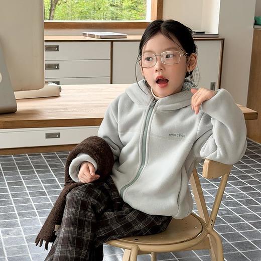 艾摩贝贝儿童冬季软而不压保暖休闲校园时髦卫衣软萌毛绒连帽外套 商品图3