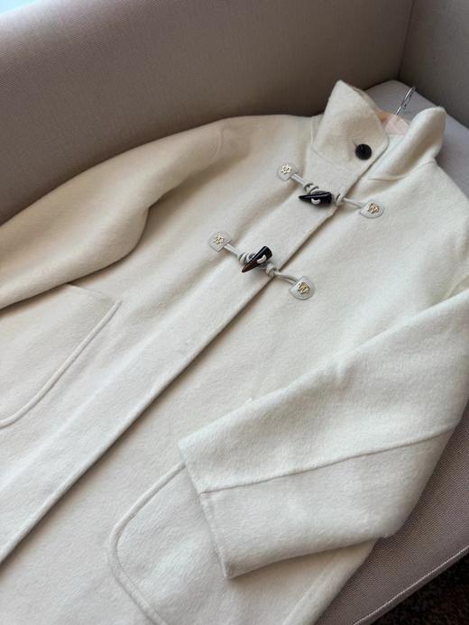 D122113赵露思同款上身减龄又显瘦小熊羊绒牛角扣大衣 商品图9