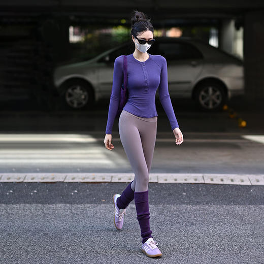 Beemen秋冬休闲瑜伽长袖女 纽扣圆领吸湿排汗 天奴丽丝羊毛立体拼接显瘦上衣 商品图3