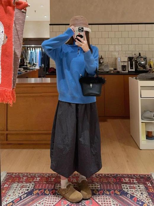 D122109显白蓝设计感前后两穿~ 冬季牛角扣翻领小众羊毛毛衣 商品图2