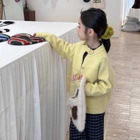 艾摩贝贝女童温柔慵懒风毛衣设计感不对称纽扣针织开衫外套上衣