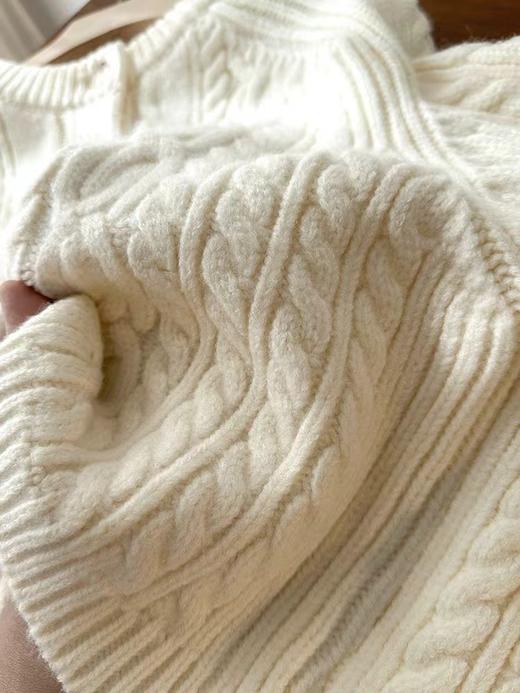 D122125复古时尚百搭圆领绞花单排扣纯色针织开衫外套 商品图7