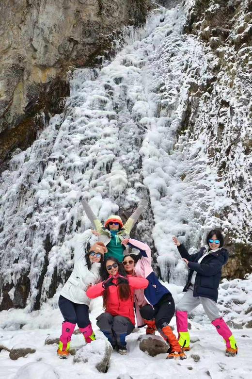 1.1-1.2元旦冰雪童话之旅｜【甲尔猛措2天1夜】漫步桃园羌寨，晚风音乐会，篝火晚会，徒步甲尔猛措，踏雪寻冰，红石雪滩，赏蓝冰冰瀑，含牦牛肉火锅（晚）自助烤肉（午）。 商品图1