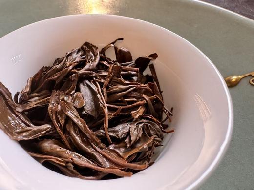 2025春 百年老枞小赤甘   枞味清爽  青苔味清凉  顶货小种   桐木关桃窠 100克起 商品图6