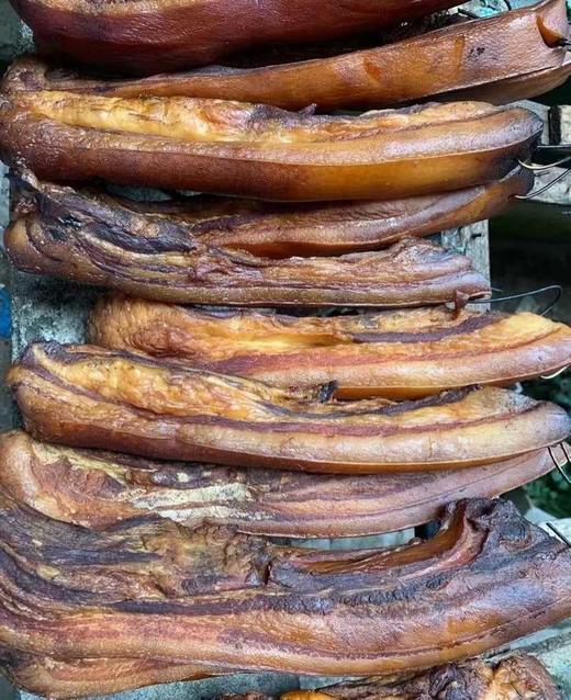 【觅趣小铺-青城山腊肉香肠】上新特惠220元=5斤（原价320元）古法制作， 当地农家生态猪肉百年腌制秘方，天然香料手工配制，风味醇正，十年经验的老师傅全程监制，冬季限量生产，确保每一份品质。 商品图6