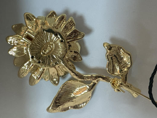 【秒杀价已调 直接拍】
秒杀she's茜子古董风 油画向日葵胸针 商品图3