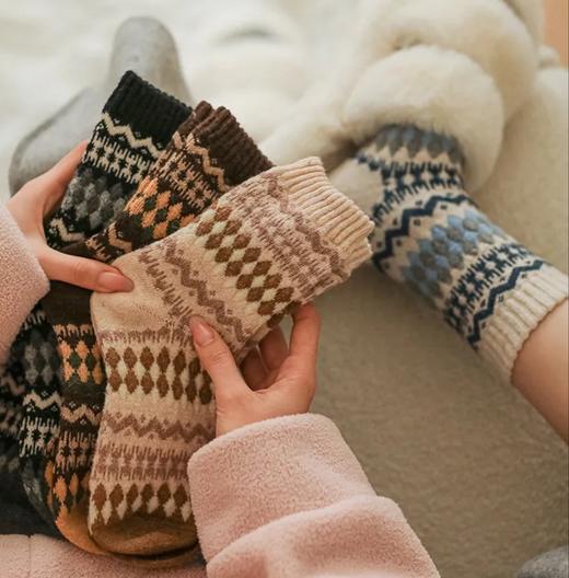 老米优品🎈福利，5双装！《冬日费尔岛提花羊绒袜子》含羊绒9.2% ！礼盒 加厚保暖 ~ 商品图0