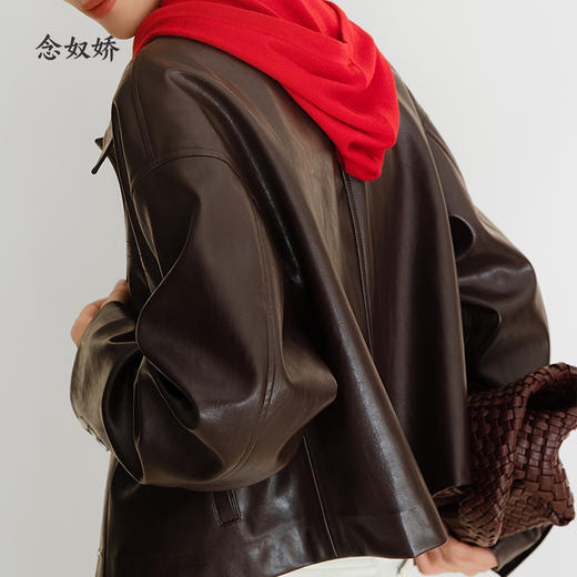 【商场同款】CNF5B70 “ C位皮衣 ”  细腻皮质括感与质感 截短廓形 打造黄金比例 外套 商品图1