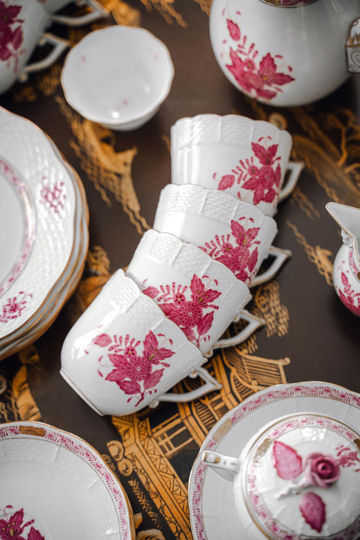 独角鹿西洋古董20世纪匈牙利赫伦瓷窑出品 Apponyi Rosa 玫粉花叶系列主题手绘描金装饰下午茶瓷器套件 商品图8