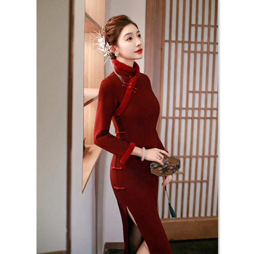 GX2025红旗袍冬款敬酒服新娘结婚订婚新中式高级感长袖加绒加厚旗袍 商品图3