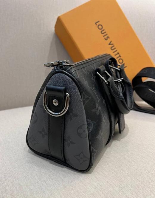 中性款黑武士斜挎包he 商品图1