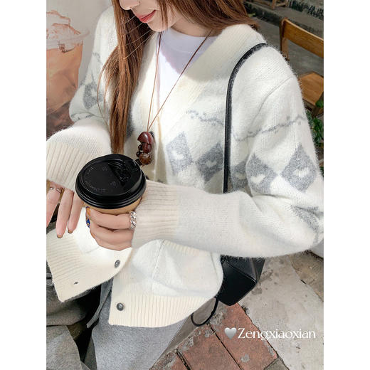 <曾小咸推荐>现货秒杀 ！微信超特价！韩系提花v领毛衣开衫 日常219.99 立减120 秒杀99.99！！ 商品图1