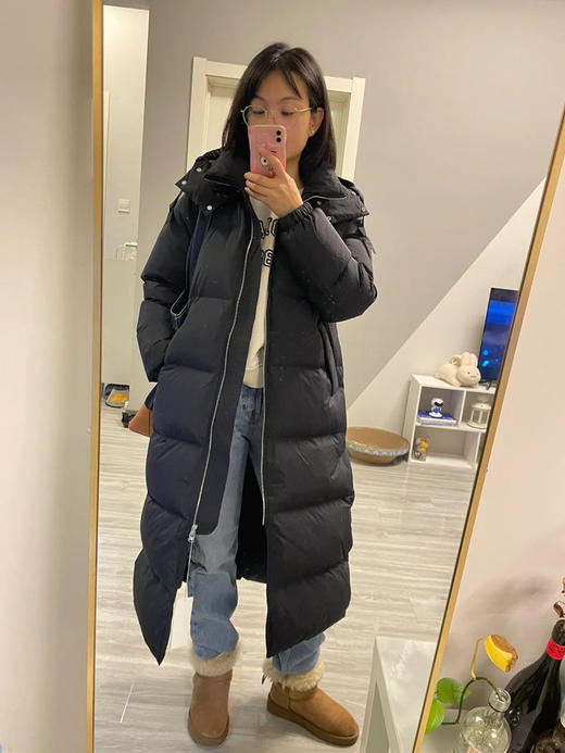 长款宽松高领拉链羽绒服 北欧风高充绒量羽绒服 绗缝工艺 宽松长款版型 正面双向拉链开襟 商品图3