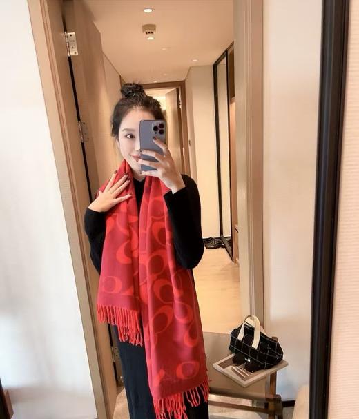 【限时购】【礼盒礼袋】COACH/蔻驰奥莱男女同款经典标志大尺寸老花围巾复古 178cm*48cm 商品图1