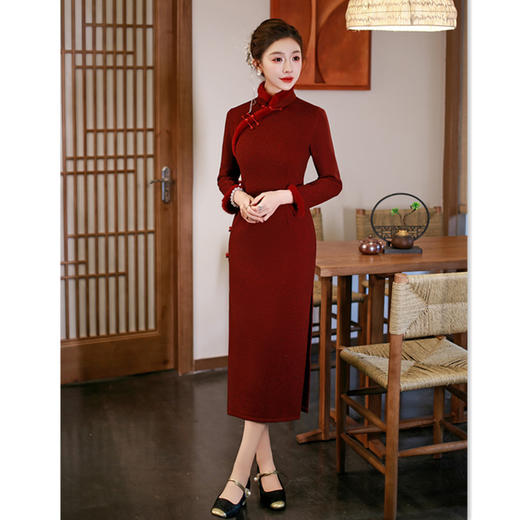 GX2025红旗袍冬款敬酒服新娘结婚订婚新中式高级感长袖加绒加厚旗袍 商品图2
