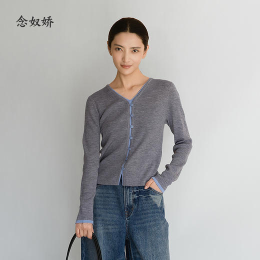 【商场同款】CNK5018 “ 拼色通勤毛衫 ” 袖口、前襟，拼接蓝色，恰到好处的点缀，时髦又减龄 商品图6