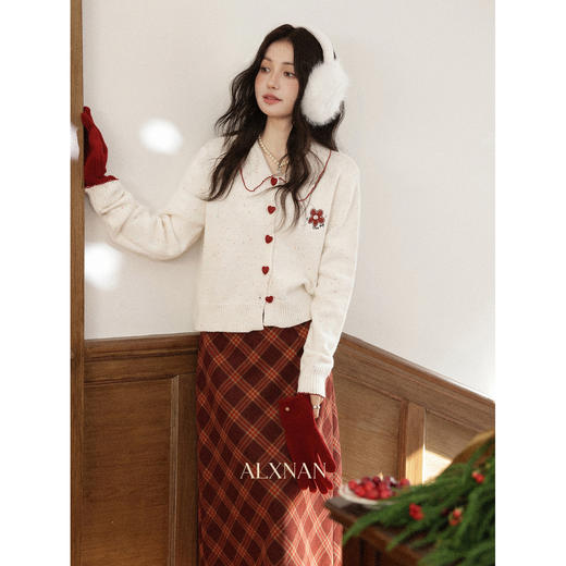 鹿向南「红莓果酱」杏色针织毛衣复古显瘦格纹半身裙女冬时尚套装 商品图3