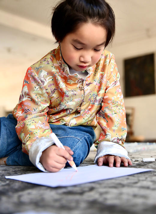 【预售】盛唐牡丹  Kids蓝灰色马跃新春双穿外套&PeaceBio面霜&身体乳东方境礼盒 商品图3