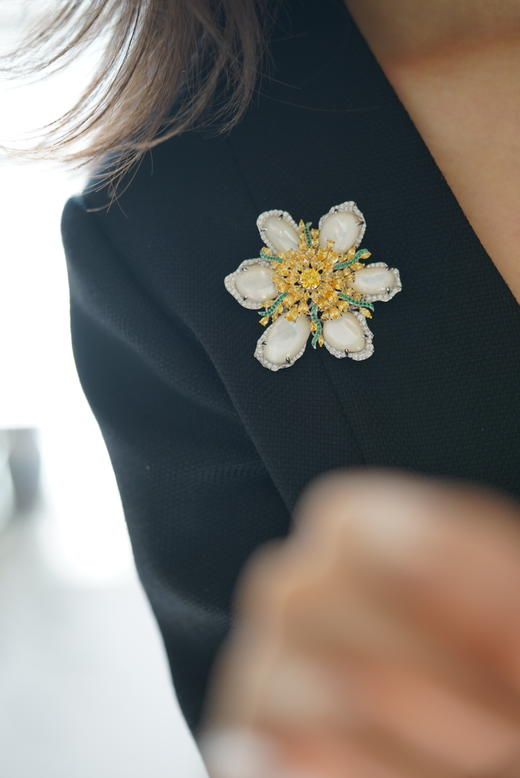 高定胸花 太阳花 （单款） 商品图0