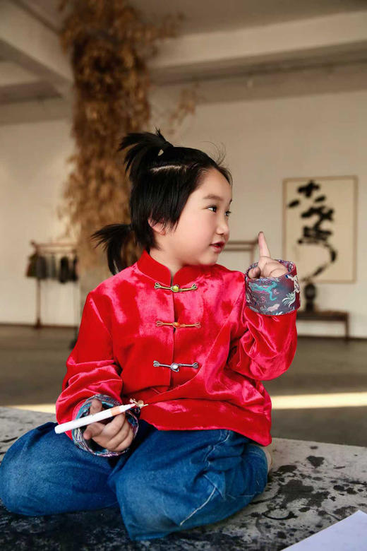 【预售】盛唐牡丹  Kids中国红马跃新春双穿外套&PeaceBio面霜&身体乳东方境礼盒 商品图1