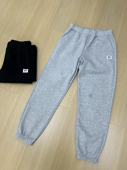 原单正品 Patagonia巴塔哥尼亚贴布绣加厚摇粒绒卫裤，男女同款，
颜色：黑色 灰色
尺码：M-2XL 商品图1