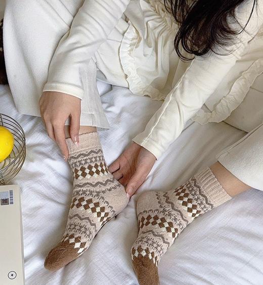 老米优品🎈福利，5双装！《冬日费尔岛提花羊绒袜子》含羊绒9.2% ！礼盒 加厚保暖 ~ 商品图1